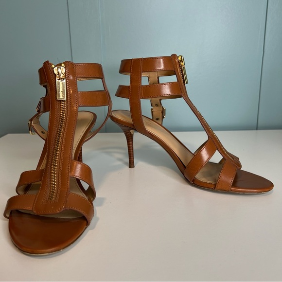 Michael Kors Shoes - Michael Kors ‘Kennedy’ 3” Heeled Sandal. Size 6.